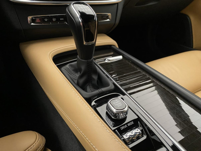 Volvo V90 D3 INSCRIPTION 1.maj REZERVACE 2.0 d