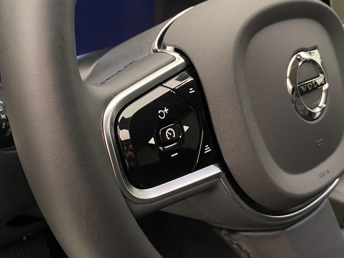 Volvo XC60 B5 AWD DARK PLUS AUT CZ