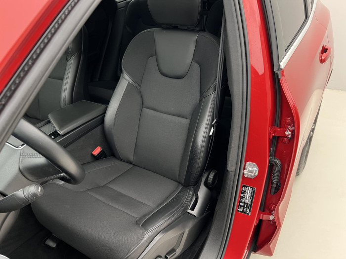 Volvo XC60 B5 AWD MOMENTUM AUT 2.0 Momentum