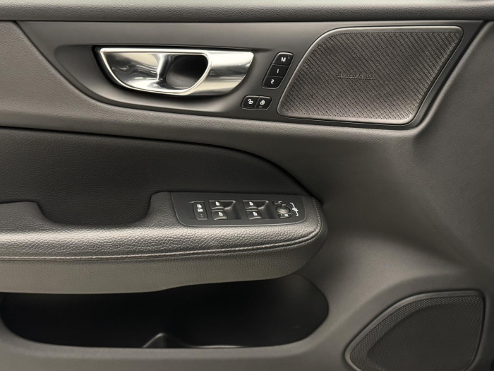 Volvo V60 B4 MOMENTUM POLESTAR REZERVACE 2.0 Momentum