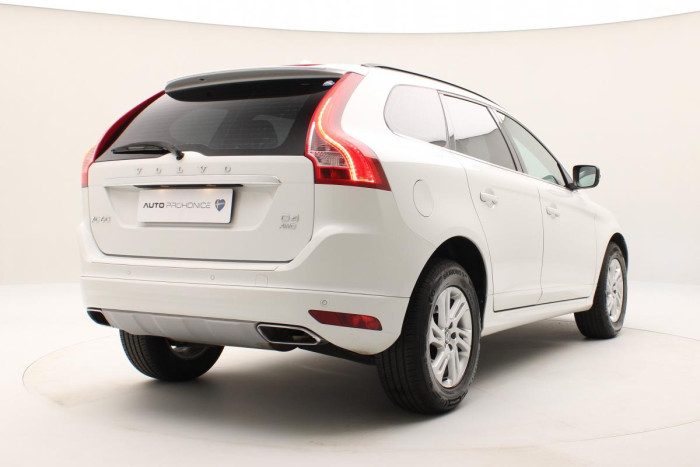 Volvo XC60 D4 AWD MOMENTUM AUT REZERVACE 2.4 d Momentum