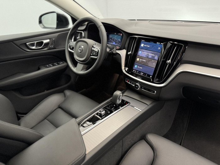 Volvo V60 B4 PLUS DARK CZ 1.maj