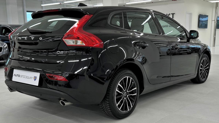 Volvo V40 D2 BLACK EDITION REZERVACE 2.0 d Edition