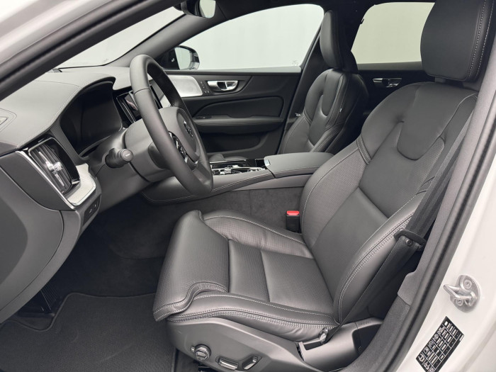 Volvo V60 T6 AWD Plug-in DARK ULTRA