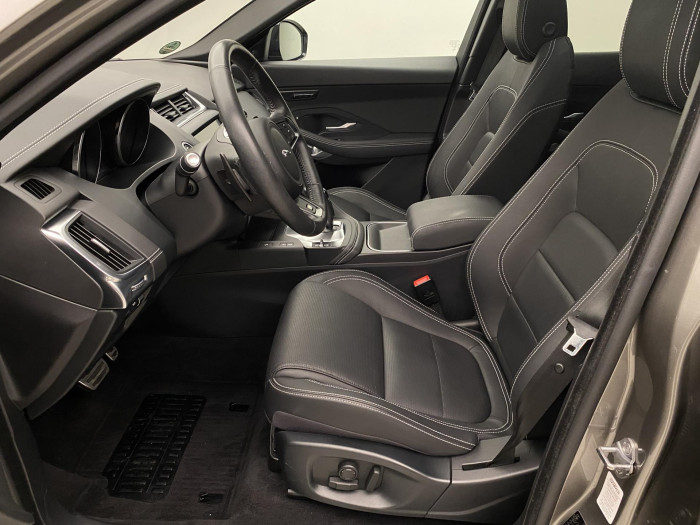 Jaguar E-Pace AWD R-DYNAMIC SE REZERVACE 2.0 Dynamic SE