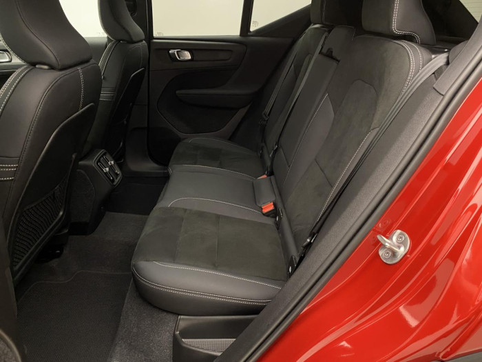 Volvo XC40 B4 AWD BRIGHT PLUS REZERVACE 2.0 Plus