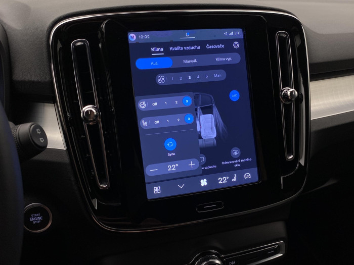 Volvo XC40 B3 DARK PLUS AUT CZ