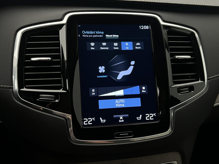 Volvo XC90 B5 AWD INSCRIPTION 7MÍSTNÁ AUT
