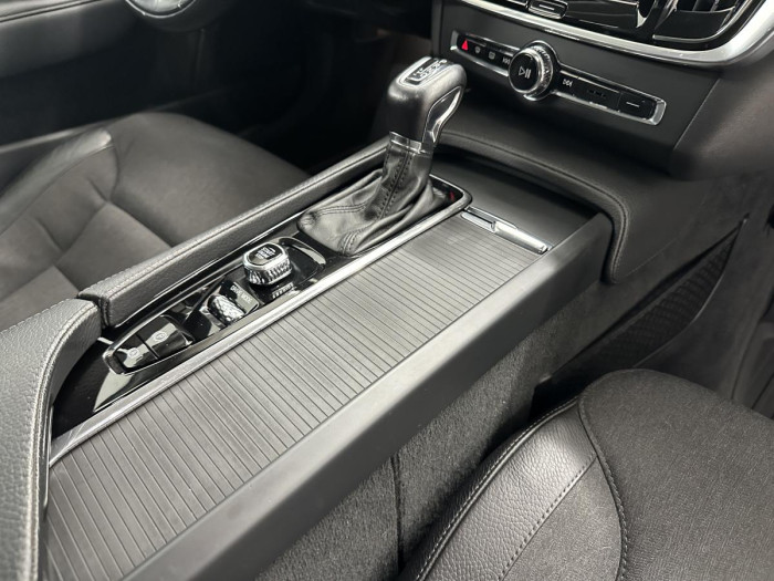 Volvo V90 CROSS COUNTRY T5 REZERVACE