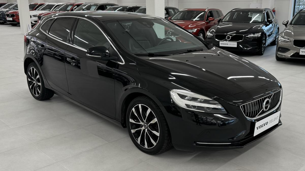 Volvo V40 D2 INSCRIPTION REZERVACE 2.0 d