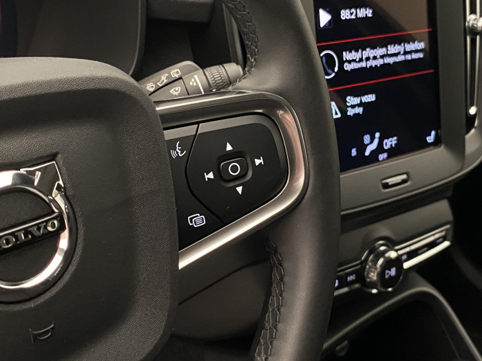Volvo XC40 T2 KINETIC CZ NAVIGACE