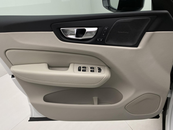 Volvo XC60 T6 AWD PLUG-IN DARK PLUS AUT