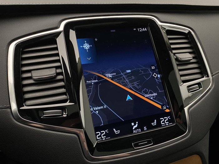 Volvo XC90 T8 AWD INSCRIPTION REZERVACE