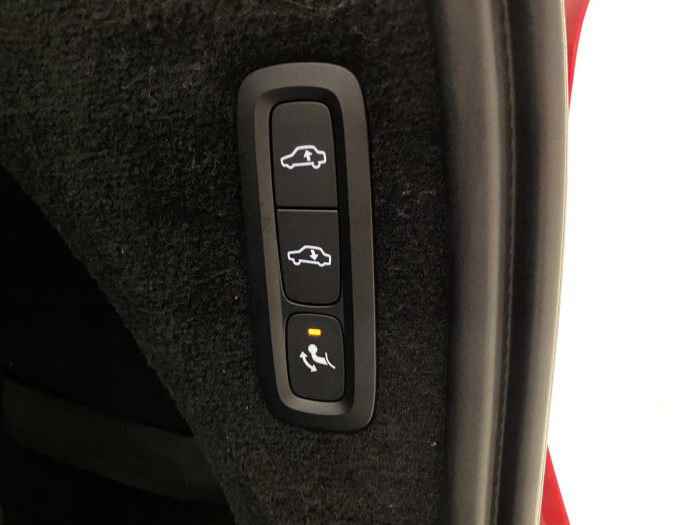 Volvo XC90 B5 AWD INSCRIPTION REZERVACE