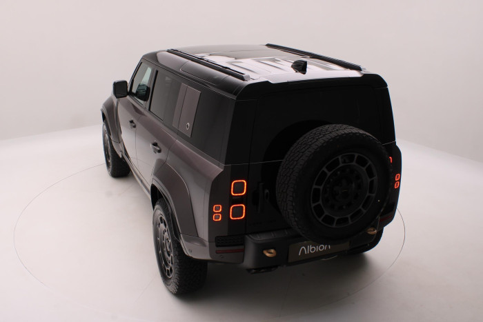 Land Rover Defender OCTA P635