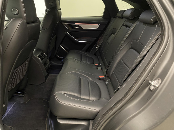 Jaguar F-Pace D200 AWD R-DYNAMIC  REZERVACE 2.0 d Dynamic