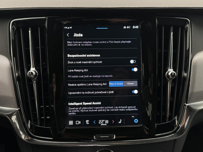 Volvo V90 T8 AWD RECHARGE REZERVACE