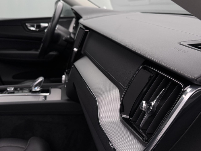 Volvo XC60 B6 AWD INSCRIPTION CZ