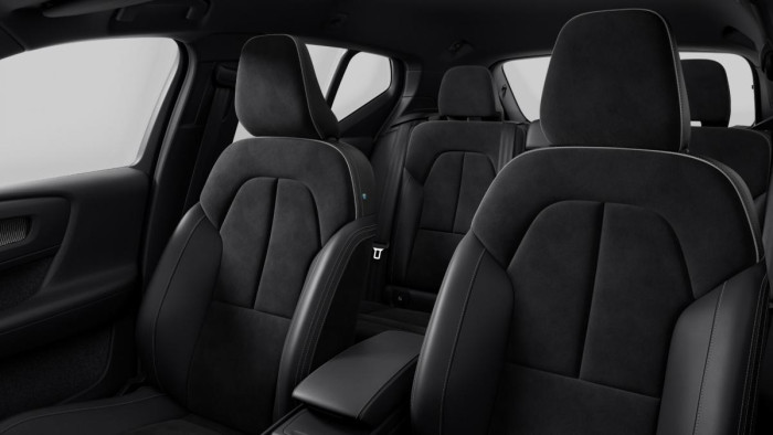 Volvo XC40 B3 AUT PLUS BLACK EDITION 2.0 Plus Edition