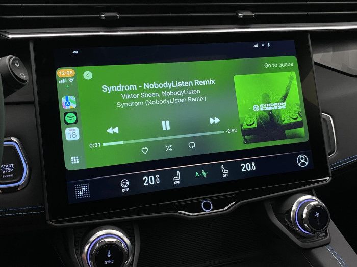 Lynk & Co 01 PHEV DCT AUT 1.maj