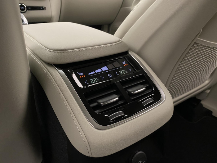 Volvo XC90 T8 AWD RECHARGE DARK PLUS 7m