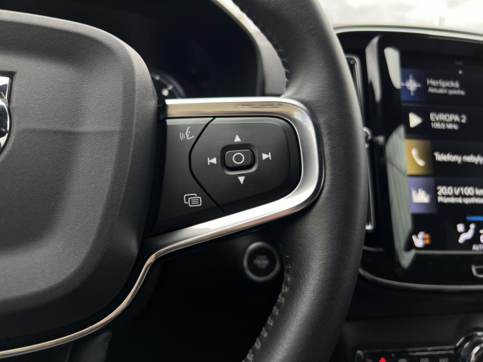 Volvo XC40 D3 INSCRIPTION 1.maj REZERVACE 2.0 d