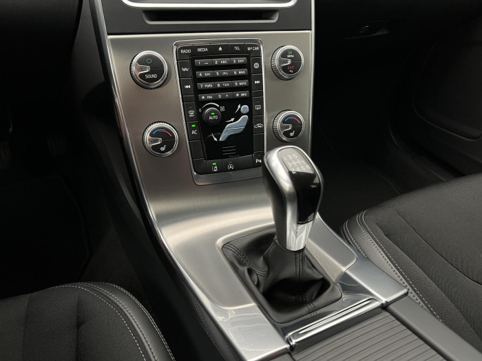 Volvo V60 D4 MOMENTUM REZERVACE 2.0 d Momentum