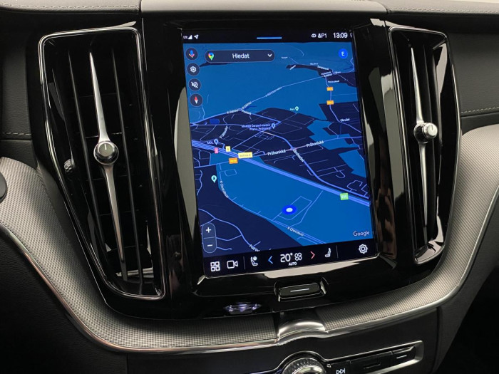 Volvo XC60 B5 AWD ULTIMATE REZERVACE