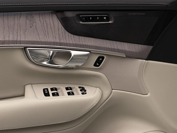 Volvo XC90 T8 AWD RECHARGE BRIGHT PLUS 7m