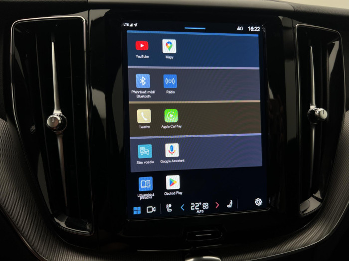 Volvo XC60 B4 AWD PLUS DARK AUT 1.maj.