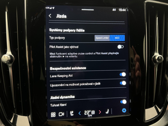 Volvo V60 CC B4 AWD PLUS AUT 1.maj.