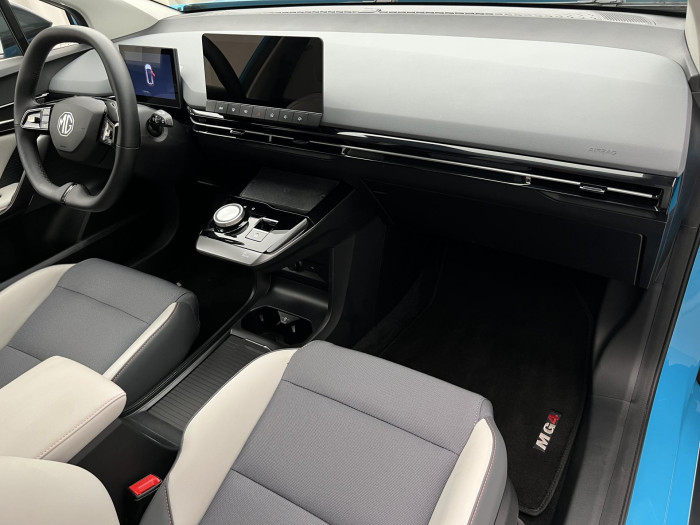 MG MG4 EV EXCLUSIVE 77kWh CZ 1.maj. Exclusive