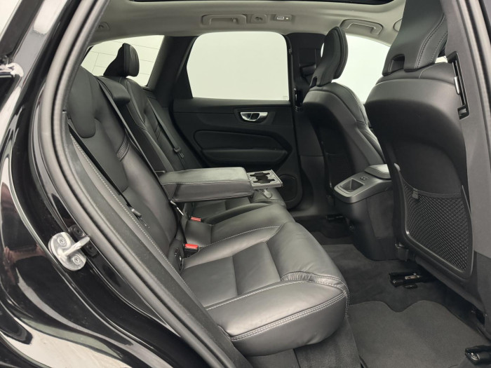 Volvo XC60 B5 AWD PLUS DARK AUT