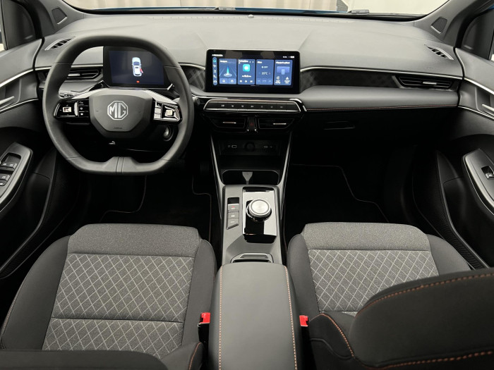 MG MG3 ESSENTIAL Hybrid+ AUT CZ 1.maj