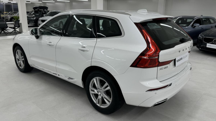 Volvo XC60 T5 AWD INSCRIPTION REZERVACE