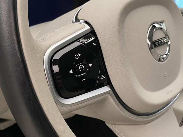 Volvo XC60 B5 AWD DARK PLUS AUT CZ