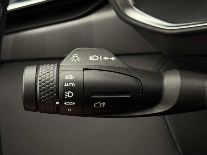 Lynk & Co 01 PHEV DCT AUT REZERVACE