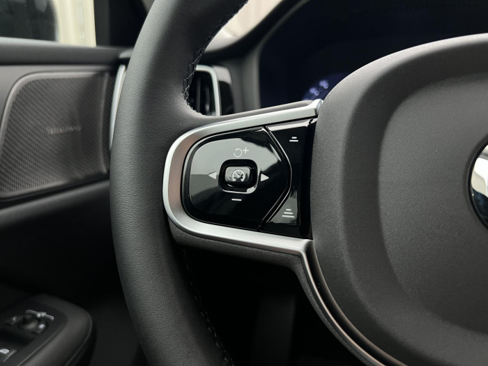 Volvo V60 B4 AUT DARK PLUS