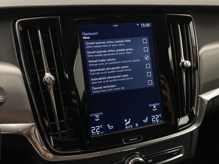 Volvo V90 CC D5 AWD MOMENTUM REZERVACE 2.0 d CC CC Momentum