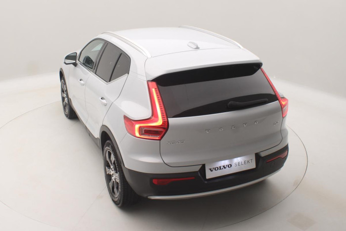 Volvo XC40 B4 INSCRIPTION AUT REZERVACE