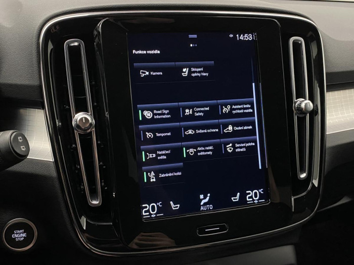 Volvo XC40 B4 AWD MOMENTUM AUT REZERVACE 2.0 Momentum