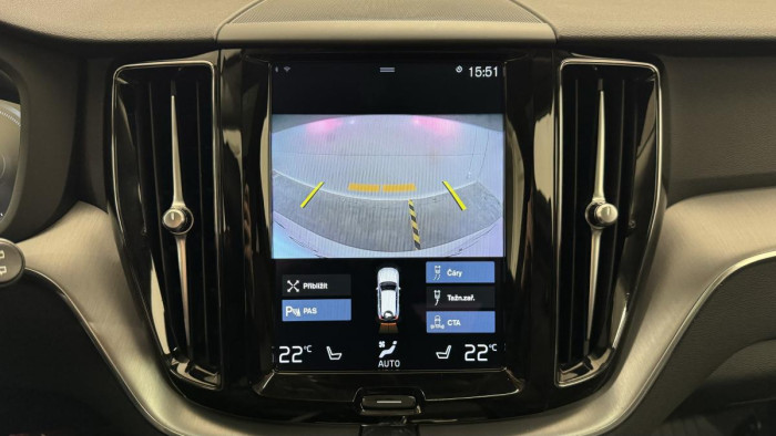 Volvo XC60 T6 AWD RECHARGE REZERVACE