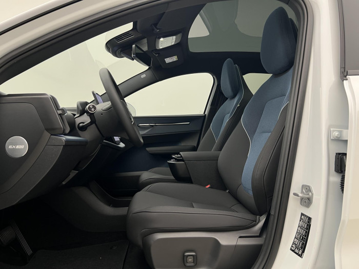 Volvo EX30 CC PURE ELECTRIC TWIN MOTOR CC CC