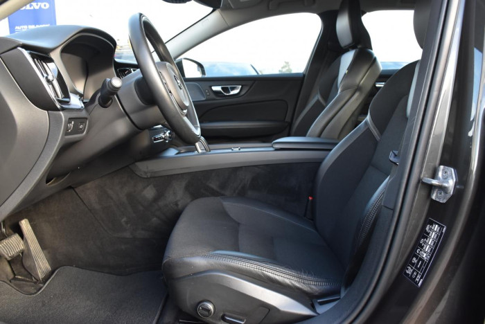 Volvo V60 B4 MOMENTUM ADVANCED REZERVACE 2.0 Momentum