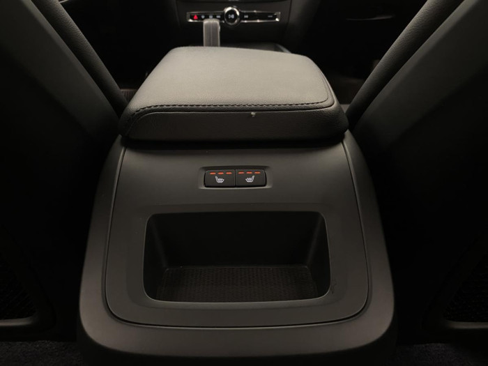 Volvo V60 B4 MOMENTUM REZERVACE 2.0 Momentum