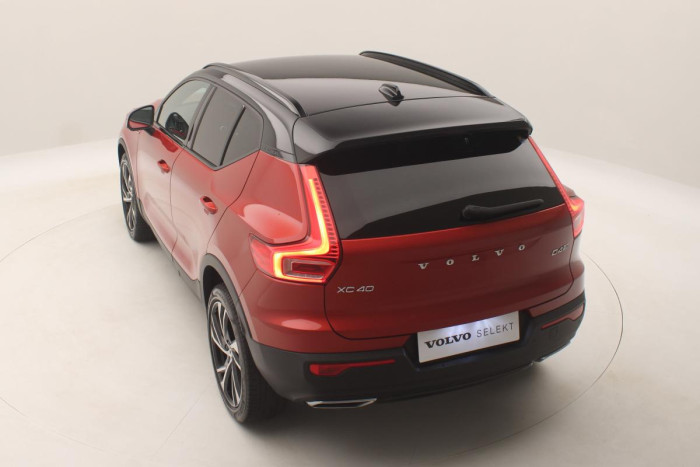 Volvo XC40 D4 AWD R-DESIGN AUT CZ 1.maj 2.0 d