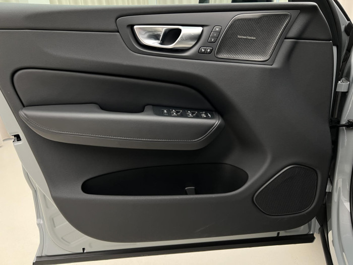 Volvo XC60 B5 AWD PLUS DARK AUT 1.maj.