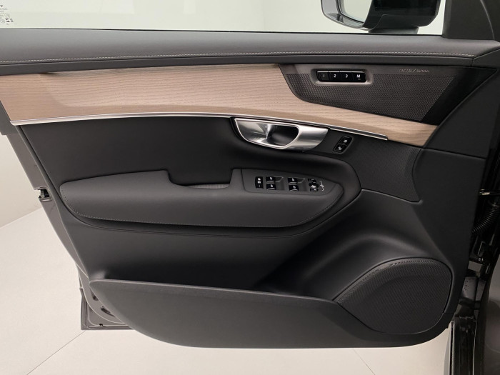 Volvo XC90 T8 AWD RECHARGE DARK PLUS 7m