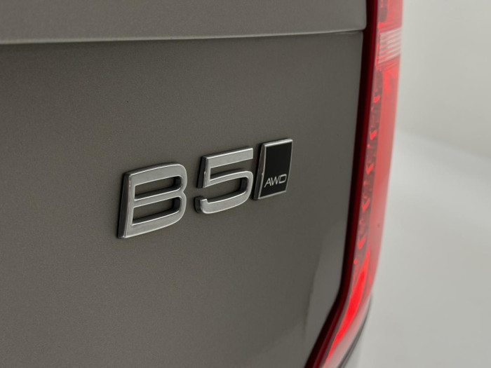 Volvo XC90 B5 AWD MOMENTUM REZERVACE 2.0 Momentum