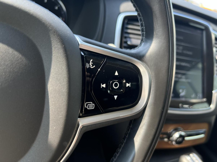 Volvo XC90 D5 AWD INSCRIPTION 7MÍSTNÁ Aut 2.0 d